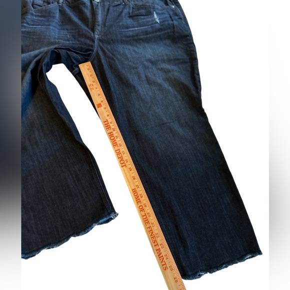 Democracy “Ab” Solution Straight Slim Jeans 24W Blue Distressed Raw Hem Cropped. - Picture 9 of 11